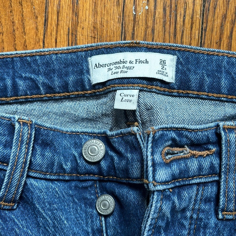 90s baggy low rise jeans
